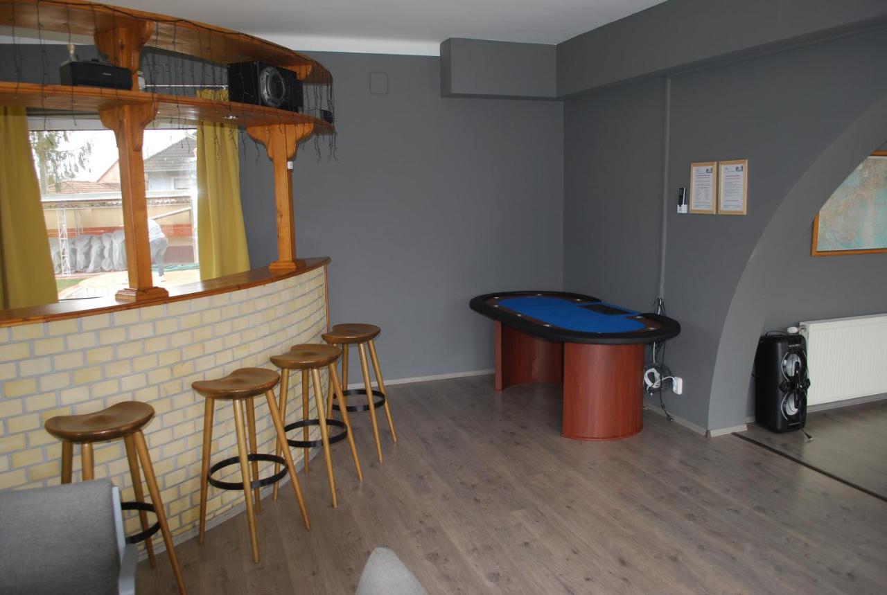ApostagCasa Napsugar Panzio住宿加早餐旅馆 外观 照片