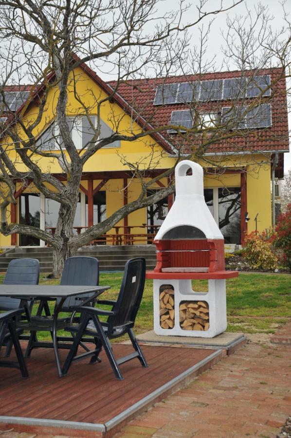 ApostagCasa Napsugar Panzio住宿加早餐旅馆 外观 照片